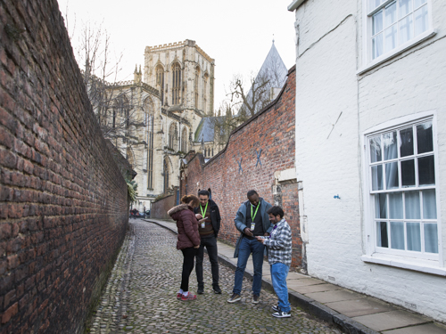Háttérben a katedrális, a York Minster